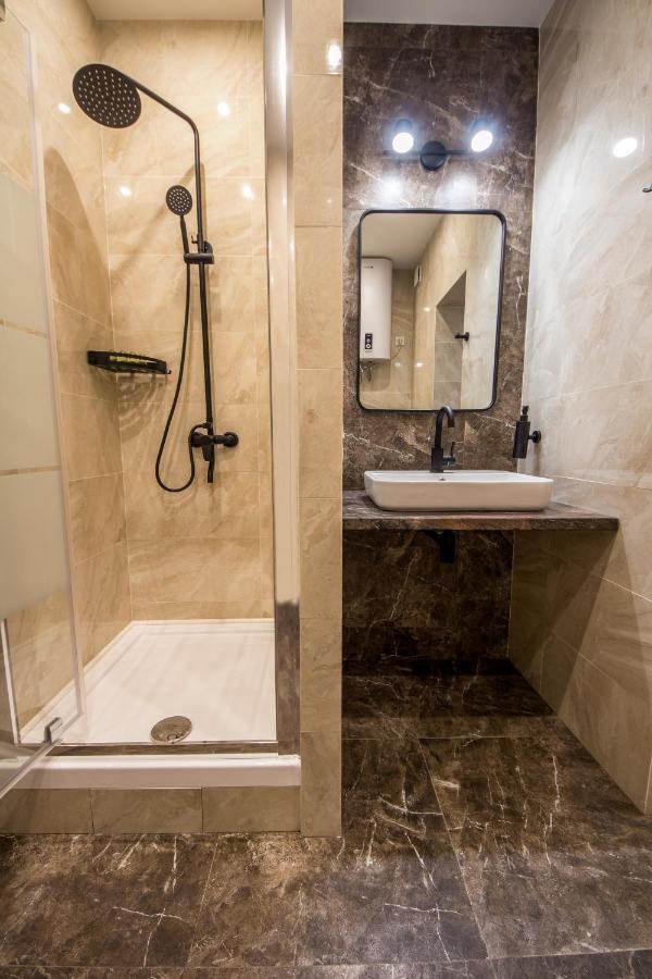 Apartments On Ploshcha Ukrainskykh Heroiv Kijev Kültér fotó