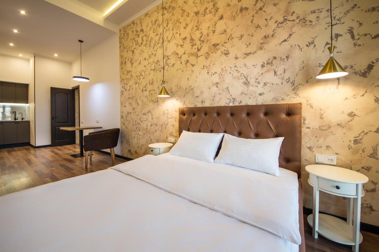 Apartments On Ploshcha Ukrainskykh Heroiv Kijev Kültér fotó